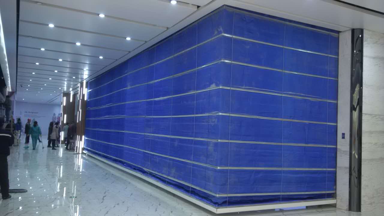 2017年12月8日临汾明珠国际防火卷帘检修及展示图